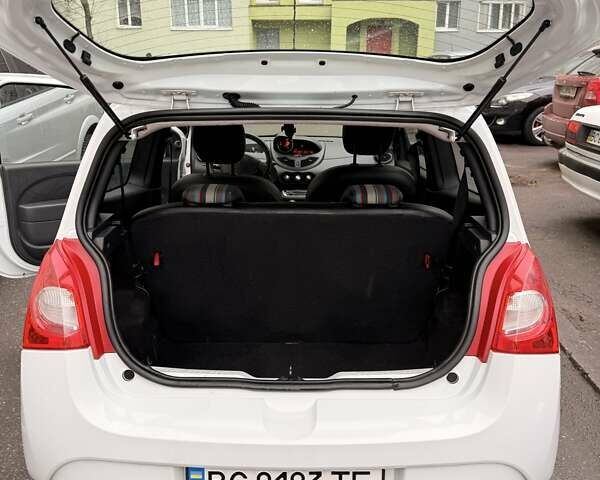 Белый Рено Твинго, объемом двигателя 1.15 л и пробегом 143 тыс. км за 4300 $, фото 12 на Automoto.ua