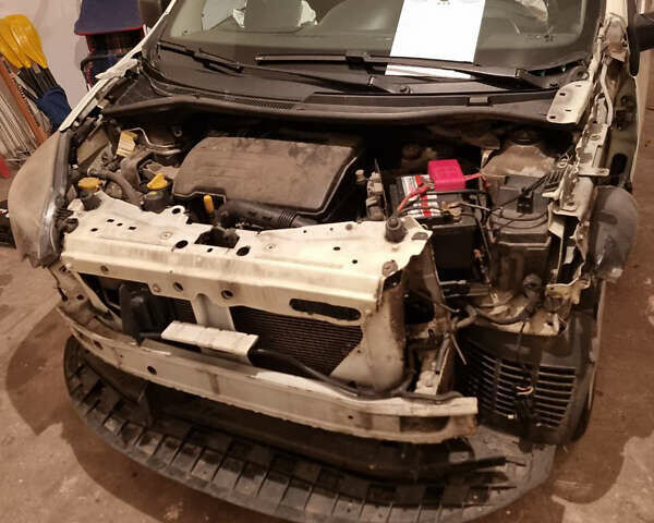 Білий Рено Твінго, об'ємом двигуна 1.2 л та пробігом 140 тис. км за 3500 $, фото 17 на Automoto.ua