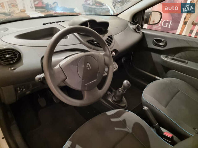 Білий Рено Твінго, об'ємом двигуна 1.2 л та пробігом 140 тис. км за 3500 $, фото 18 на Automoto.ua