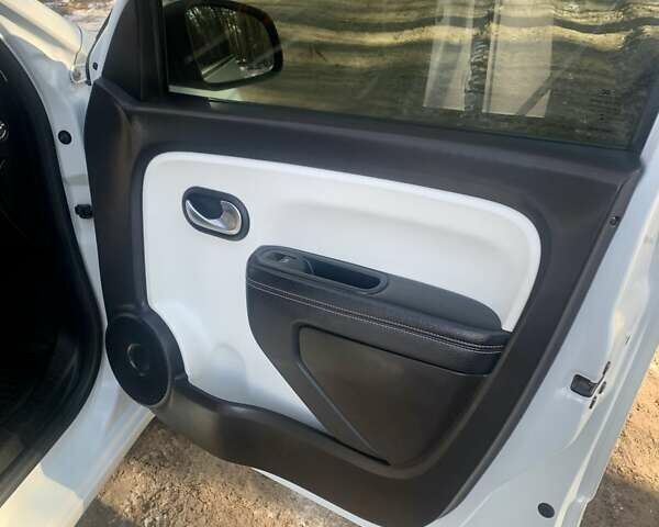 Білий Рено Твінго, об'ємом двигуна 0 л та пробігом 29 тис. км за 9900 $, фото 9 на Automoto.ua