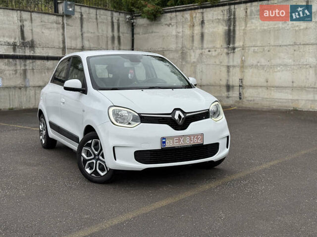 Белый Рено Твинго, объемом двигателя 0 л и пробегом 33 тыс. км за 8999 $, фото 7 на Automoto.ua