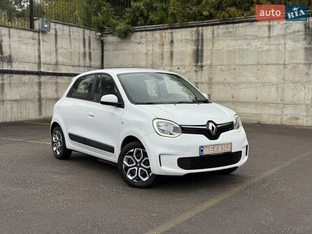 Белый Рено Твинго, объемом двигателя 0 л и пробегом 33 тыс. км за 8999 $, фото 5 на Automoto.ua