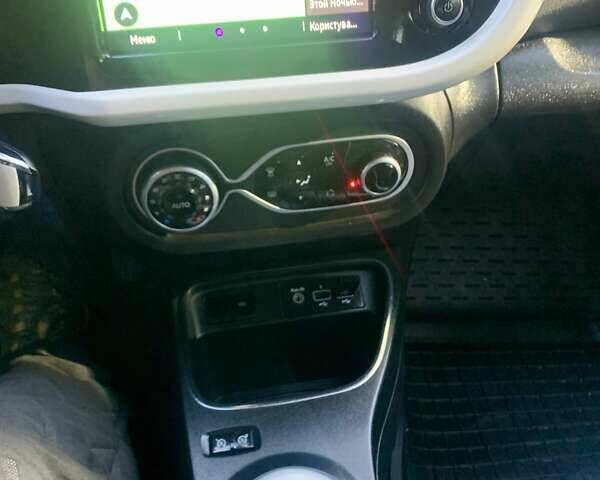 Білий Рено Твінго, об'ємом двигуна 0 л та пробігом 29 тис. км за 9900 $, фото 2 на Automoto.ua