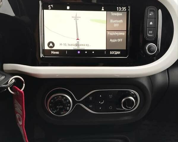 Белый Рено Твинго, объемом двигателя 0 л и пробегом 39 тыс. км за 10000 $, фото 11 на Automoto.ua