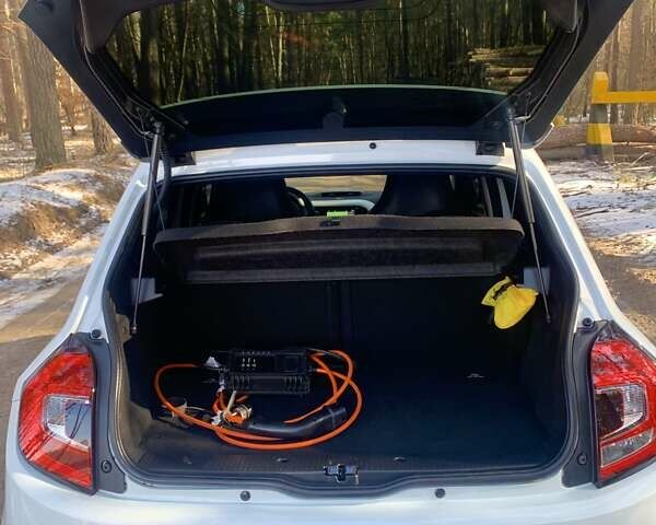 Білий Рено Твінго, об'ємом двигуна 0 л та пробігом 29 тис. км за 9900 $, фото 4 на Automoto.ua