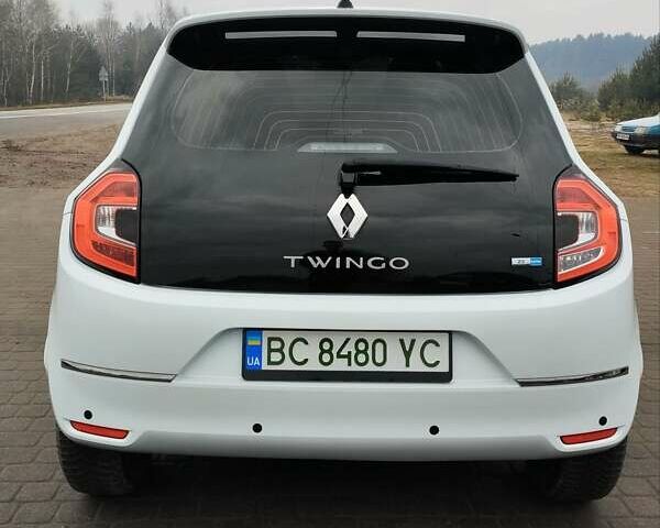 Белый Рено Твинго, объемом двигателя 0 л и пробегом 39 тыс. км за 10000 $, фото 4 на Automoto.ua