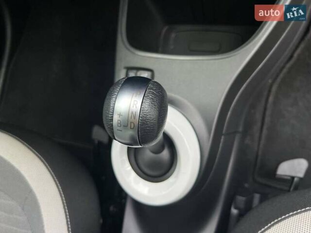 Белый Рено Твинго, объемом двигателя 0 л и пробегом 27 тыс. км за 8999 $, фото 23 на Automoto.ua