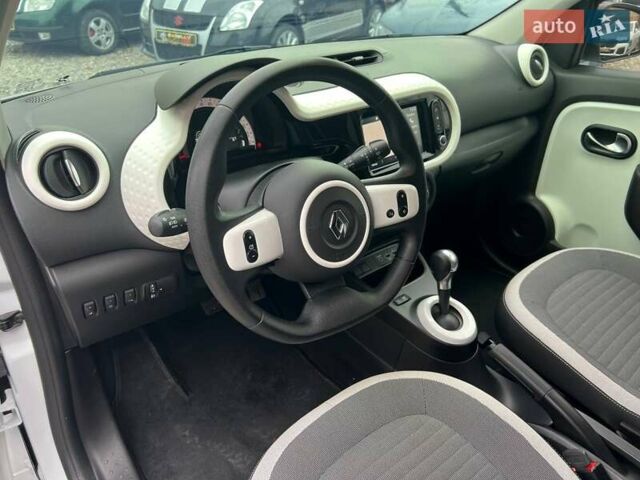 Белый Рено Твинго, объемом двигателя 0 л и пробегом 27 тыс. км за 8999 $, фото 14 на Automoto.ua