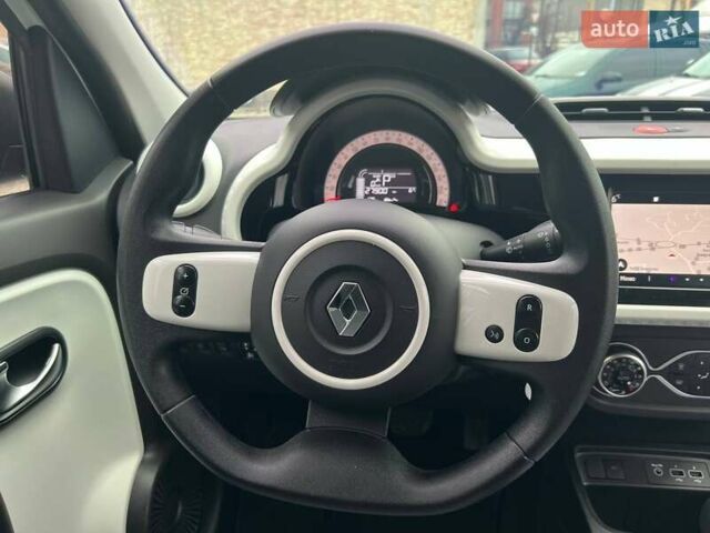 Белый Рено Твинго, объемом двигателя 0 л и пробегом 27 тыс. км за 8999 $, фото 26 на Automoto.ua