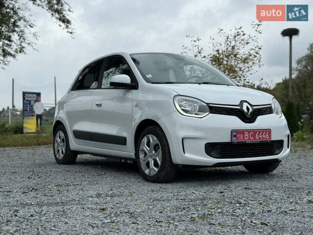 Белый Рено Твинго, объемом двигателя 0 л и пробегом 60 тыс. км за 8600 $, фото 1 на Automoto.ua