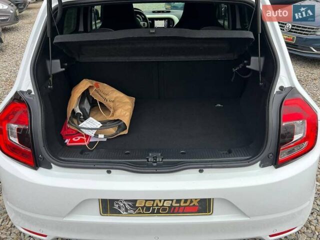 Белый Рено Твинго, объемом двигателя 0 л и пробегом 27 тыс. км за 8999 $, фото 9 на Automoto.ua