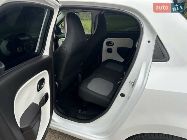 Рено Твінго 2022 у Коломые на Automoto.ua Білий Рено Твінго, об'ємом двигуна 0 л та пробігом 17 тис. км за 8999 $, фото 15 на Automoto.ua