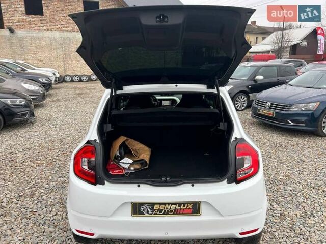 Белый Рено Твинго, объемом двигателя 0 л и пробегом 27 тыс. км за 8999 $, фото 10 на Automoto.ua