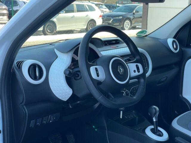 Белый Рено Твинго, объемом двигателя 0 л и пробегом 22 тыс. км за 10499 $, фото 8 на Automoto.ua