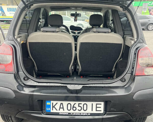 Рено Твінго 2008 у Києві на Automoto.ua Чорний Рено Твінго, об'ємом двигуна 1.1 л та пробігом 222 тис. км за 3100 $, фото 22 на Automoto.ua