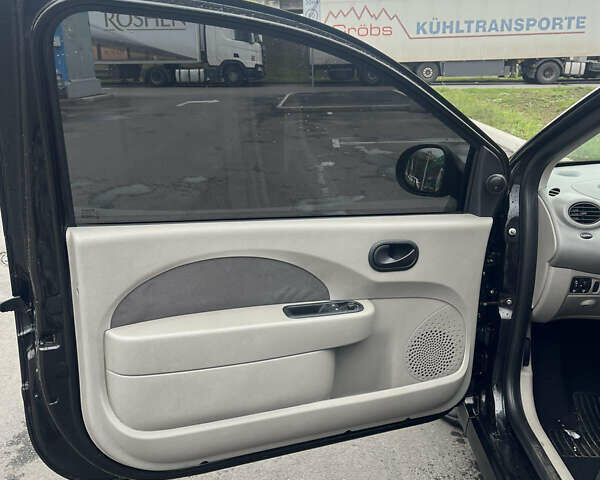 Рено Твінго 2008 у Києві на Automoto.ua Чорний Рено Твінго, об'ємом двигуна 1.1 л та пробігом 222 тис. км за 3100 $, фото 9 на Automoto.ua