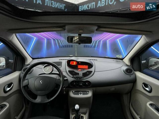 Чорний Рено Твінго, об'ємом двигуна 1.15 л та пробігом 197 тис. км за 3799 $, фото 7 на Automoto.ua