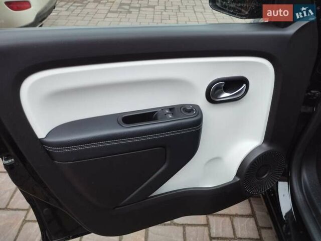 Черный Рено Твинго, объемом двигателя 0 л и пробегом 50 тыс. км за 9300 $, фото 8 на Automoto.ua
