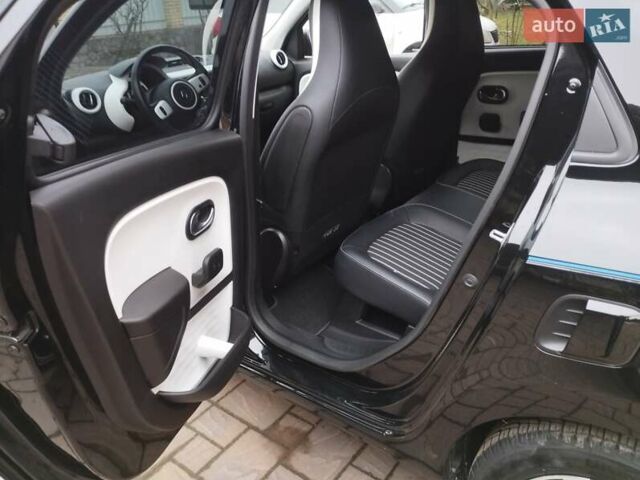 Черный Рено Твинго, объемом двигателя 0 л и пробегом 50 тыс. км за 9300 $, фото 5 на Automoto.ua