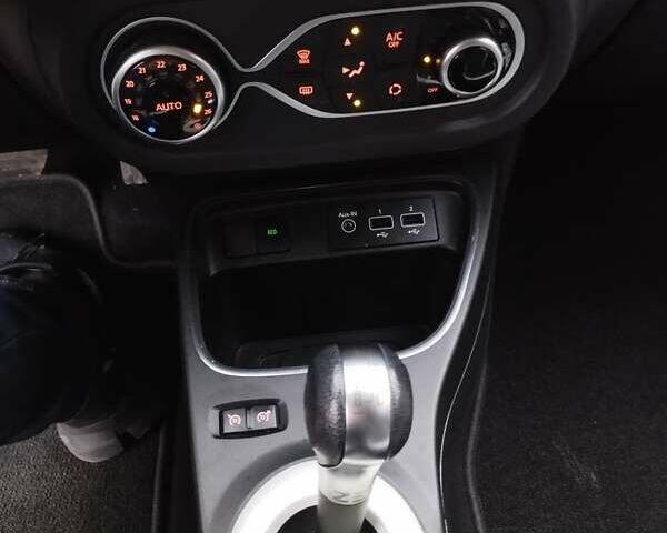 Черный Рено Твинго, объемом двигателя 0 л и пробегом 50 тыс. км за 9300 $, фото 3 на Automoto.ua