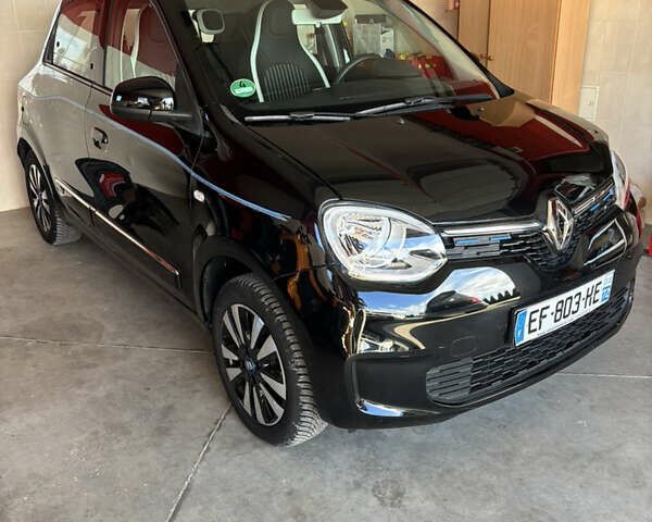 Черный Рено Твинго, объемом двигателя 0 л и пробегом 15 тыс. км за 9400 $, фото 2 на Automoto.ua