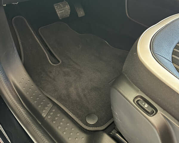 Черный Рено Твинго, объемом двигателя 0 л и пробегом 15 тыс. км за 9400 $, фото 9 на Automoto.ua