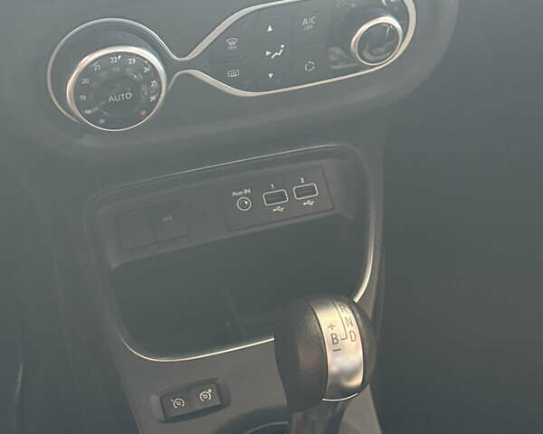 Черный Рено Твинго, объемом двигателя 0 л и пробегом 15 тыс. км за 9400 $, фото 13 на Automoto.ua