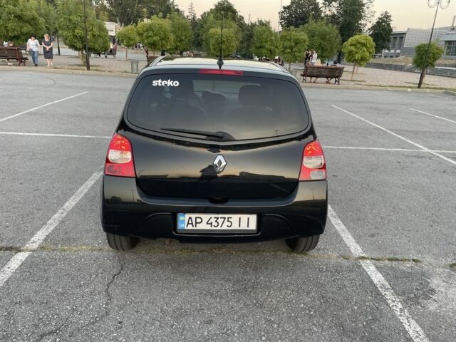 Чорний Рено Твінго, об'ємом двигуна 1.1 л та пробігом 196 тис. км за 3799 $, фото 2 на Automoto.ua