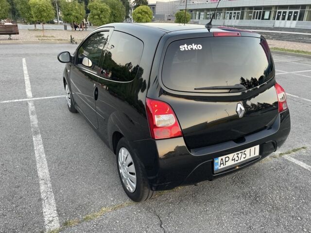 Чорний Рено Твінго, об'ємом двигуна 1.1 л та пробігом 196 тис. км за 3799 $, фото 4 на Automoto.ua