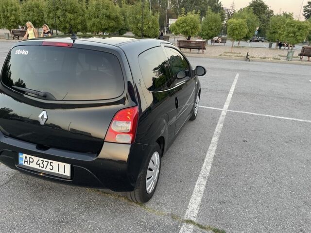 Чорний Рено Твінго, об'ємом двигуна 1.1 л та пробігом 196 тис. км за 3799 $, фото 5 на Automoto.ua