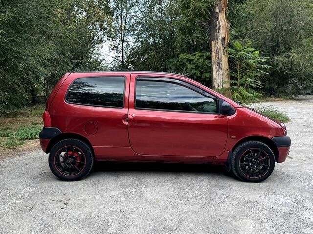 Рено Твінго 1994 у Запоріжжя на Automoto.ua Червоний Рено Твінго, об'ємом двигуна 1.2 л та пробігом 196 тис. км за 2800 $, фото 4 на Automoto.ua