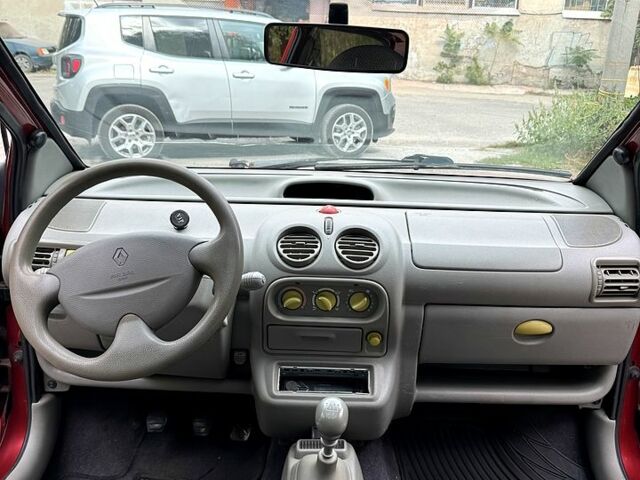 Рено Твінго 1994 у Запоріжжя на Automoto.ua Червоний Рено Твінго, об'ємом двигуна 1.2 л та пробігом 196 тис. км за 2800 $, фото 7 на Automoto.ua