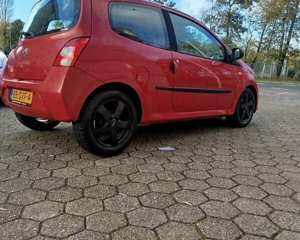 Красный Рено Твинго, объемом двигателя 1.2 л и пробегом 235 тыс. км за 5800 $, фото 6 на Automoto.ua