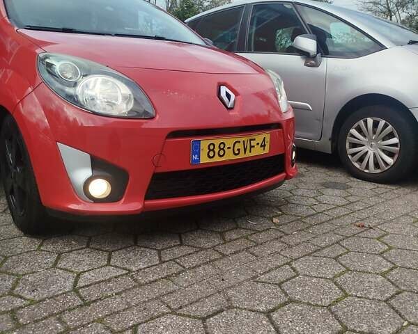 Красный Рено Твинго, объемом двигателя 1.2 л и пробегом 235 тыс. км за 5800 $, фото 1 на Automoto.ua