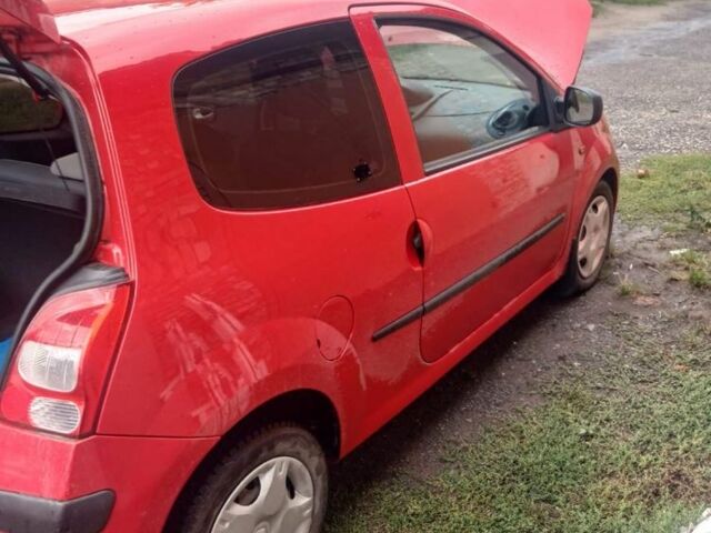 Червоний Рено Твінго, об'ємом двигуна 1.1 л та пробігом 123 тис. км за 3111 $, фото 4 на Automoto.ua