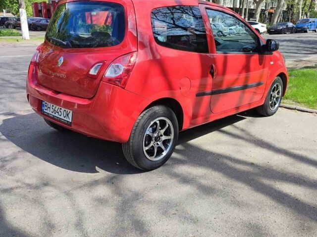 Червоний Рено Твінго, об'ємом двигуна 1.1 л та пробігом 240 тис. км за 3815 $, фото 5 на Automoto.ua