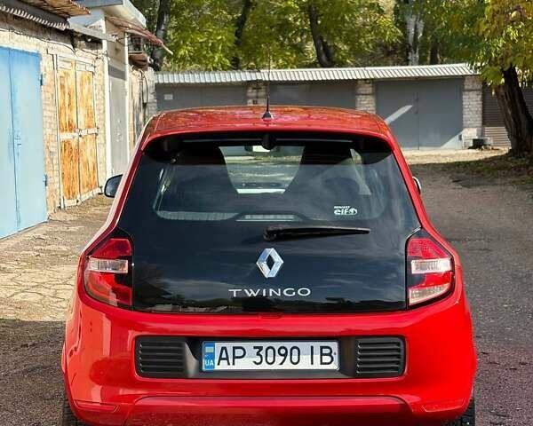 Рено Твінго 2014 у Запоріжжя на Automoto.ua Червоний Рено Твінго, об'ємом двигуна 1 л та пробігом 179 тис. км за 5200 $, фото 6 на Automoto.ua