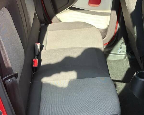 Рено Твінго 2014 у Запоріжжя на Automoto.ua Червоний Рено Твінго, об'ємом двигуна 1 л та пробігом 179 тис. км за 5200 $, фото 11 на Automoto.ua