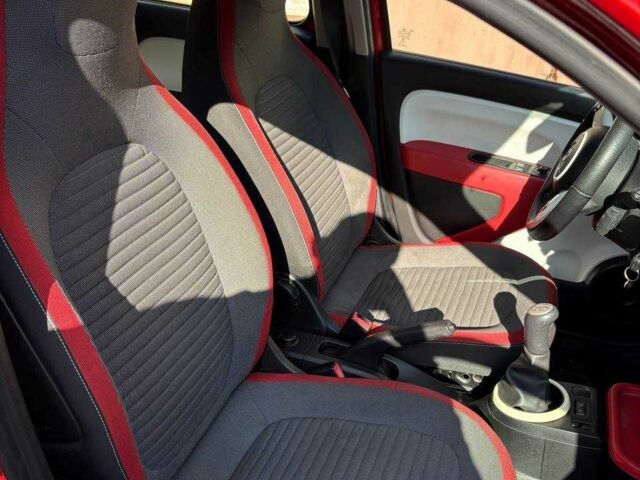 Рено Твінго 2014 у Запоріжжя на Automoto.ua Червоний Рено Твінго, об'ємом двигуна 1 л та пробігом 179 тис. км за 5200 $, фото 11 на Automoto.ua