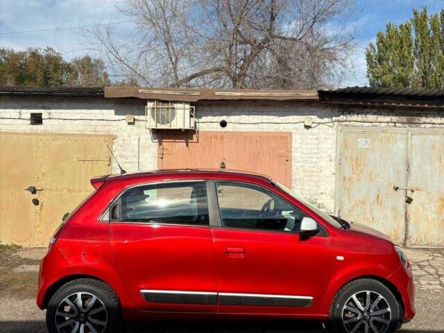 Рено Твінго 2014 у Запоріжжя на Automoto.ua Червоний Рено Твінго, об'ємом двигуна 1 л та пробігом 179 тис. км за 5200 $, фото 4 на Automoto.ua