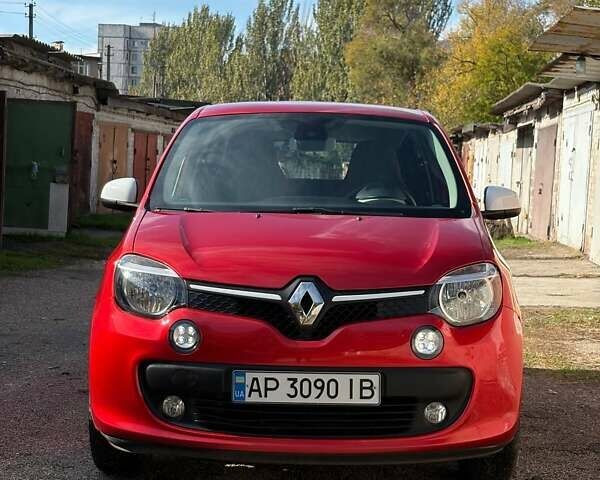 Рено Твінго 2014 у Запоріжжя на Automoto.ua Червоний Рено Твінго, об'ємом двигуна 1 л та пробігом 179 тис. км за 5200 $, фото 1 на Automoto.ua