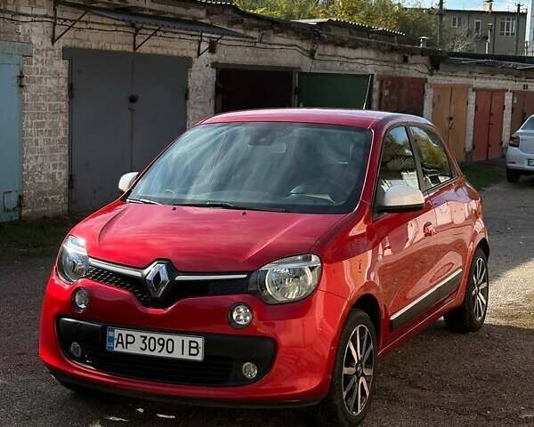 Рено Твінго 2014 у Запоріжжя на Automoto.ua Червоний Рено Твінго, об'ємом двигуна 1 л та пробігом 179 тис. км за 5200 $, фото 2 на Automoto.ua
