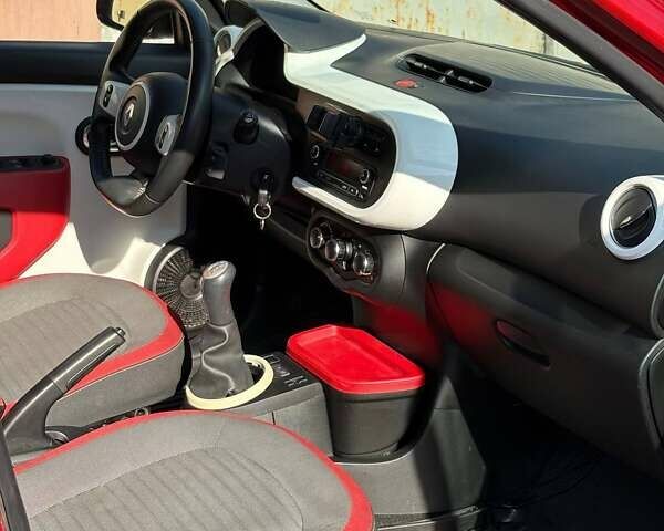 Рено Твінго 2014 у Запоріжжя на Automoto.ua Червоний Рено Твінго, об'ємом двигуна 1 л та пробігом 179 тис. км за 5200 $, фото 14 на Automoto.ua