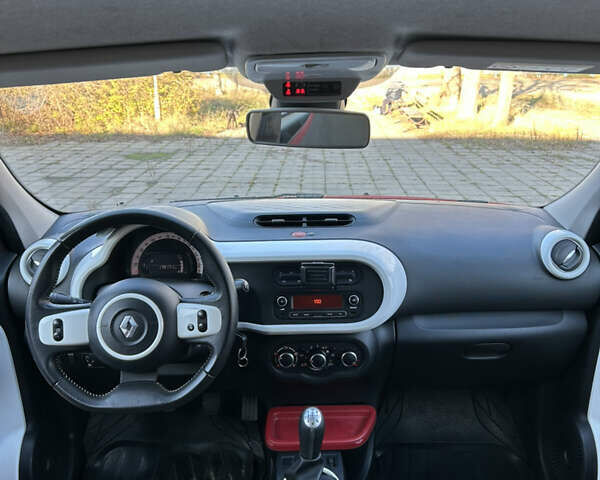 Червоний Рено Твінго, об'ємом двигуна 1 л та пробігом 179 тис. км за 5500 $, фото 6 на Automoto.ua