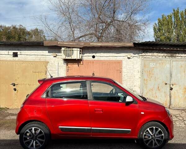 Рено Твінго 2014 у Запоріжжя на Automoto.ua Червоний Рено Твінго, об'ємом двигуна 1 л та пробігом 179 тис. км за 5200 $, фото 4 на Automoto.ua