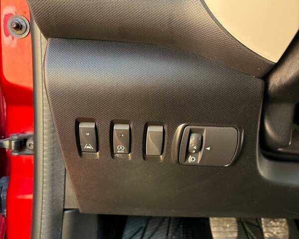 Рено Твінго 2014 у Запоріжжя на Automoto.ua Червоний Рено Твінго, об'ємом двигуна 1 л та пробігом 179 тис. км за 5200 $, фото 17 на Automoto.ua