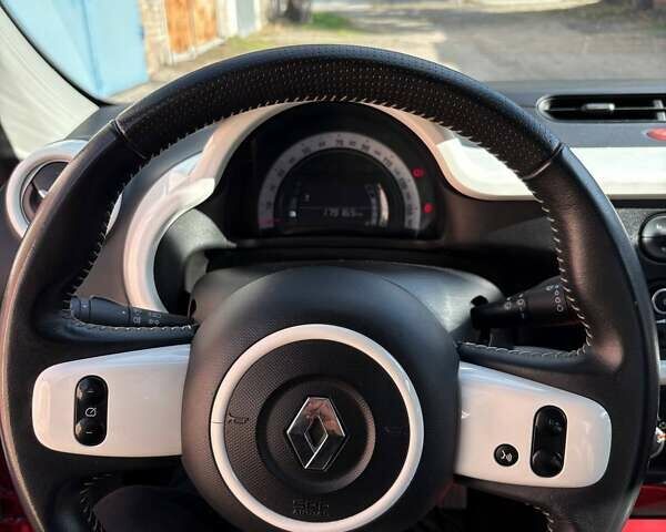 Рено Твінго 2014 у Запоріжжя на Automoto.ua Червоний Рено Твінго, об'ємом двигуна 1 л та пробігом 179 тис. км за 5200 $, фото 13 на Automoto.ua