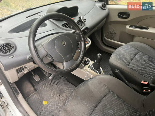 Рено Твинго, объемом двигателя 1.5 л и пробегом 416 тыс. км за 4200 $, фото 6 на Automoto.ua