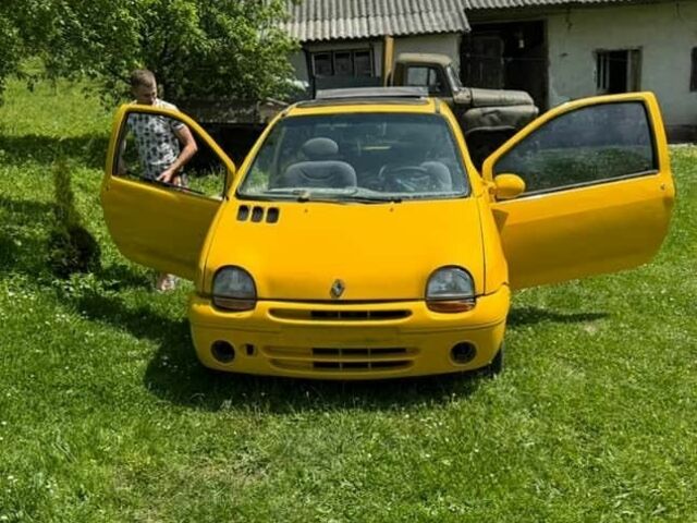 Жовтий Рено Твінго, об'ємом двигуна 1.2 л та пробігом 1 тис. км за 1000 $, фото 1 на Automoto.ua