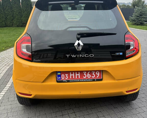 Желтый Рено Твинго, объемом двигателя 0 л и пробегом 20 тыс. км за 8888 $, фото 8 на Automoto.ua
